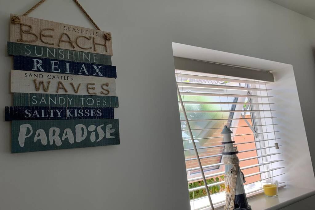 Bournemouth Nr Town Beach Train Coach Shops Lovely Entire Apartment Allows Quiet Good Dogs Eksteriør billede