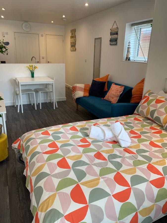 Bournemouth Nr Town Beach Train Coach Shops Lovely Entire Apartment Allows Quiet Good Dogs Eksteriør billede